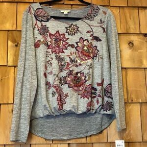 Style & Co Embracing Fleur Gray Top (Small)